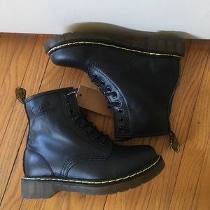 Dr martens black leather 8 eye boots